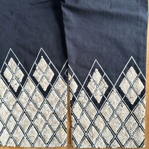 Vintage cropped 80s sequined pant.